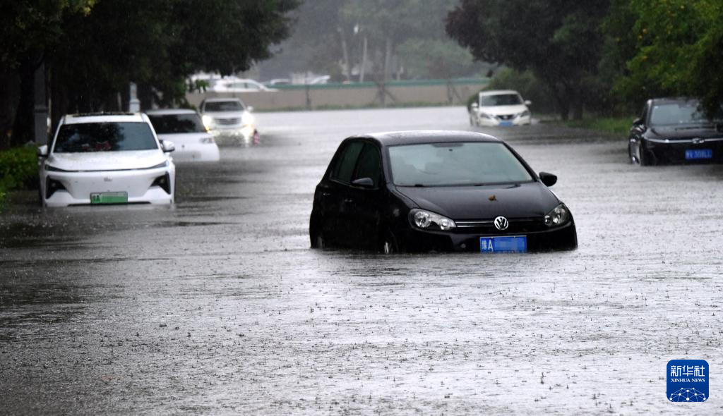 j9九游会真人游戏第一郑州市发布暴雨预警信号(图3)